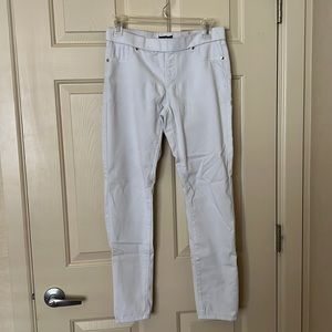 Bebe White Legging Jeans